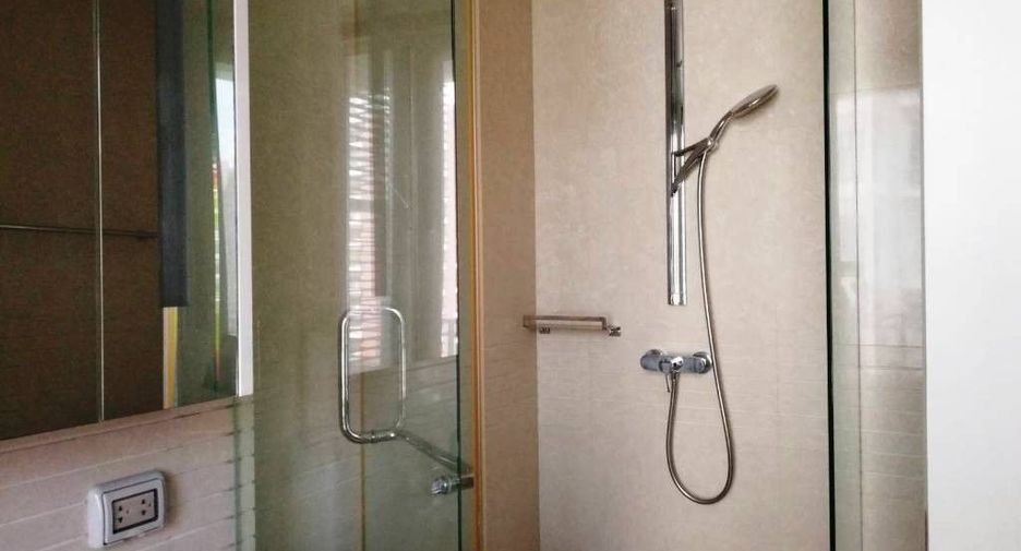 For rent 2 bedrooms condo in Pathum Wan, Bangkok