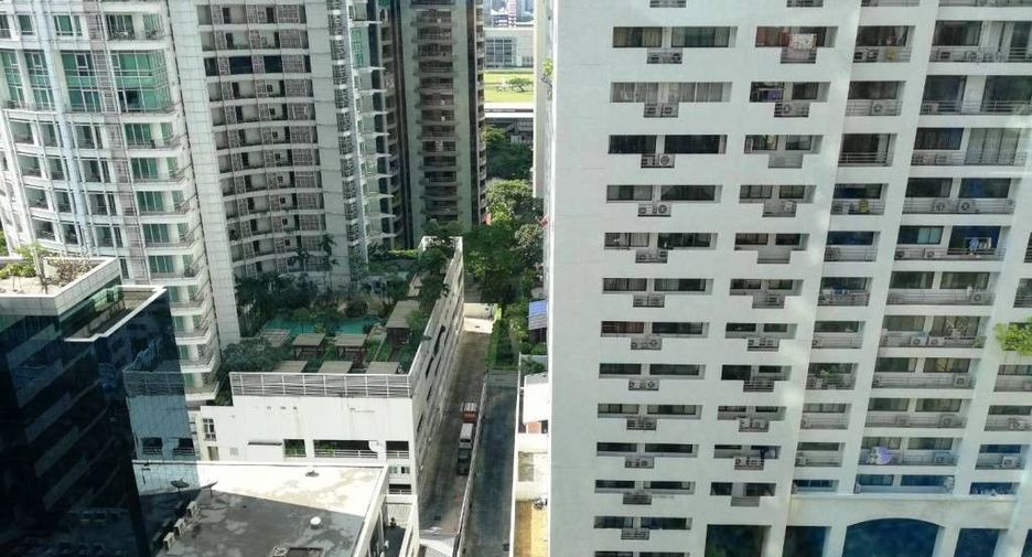 For rent 2 bedrooms condo in Pathum Wan, Bangkok