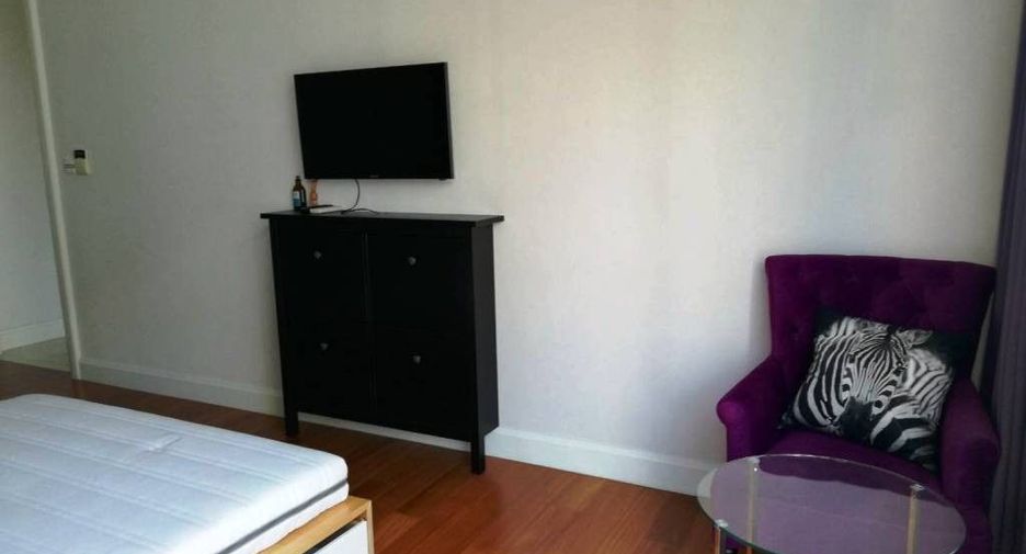 For rent 2 bedrooms condo in Pathum Wan, Bangkok