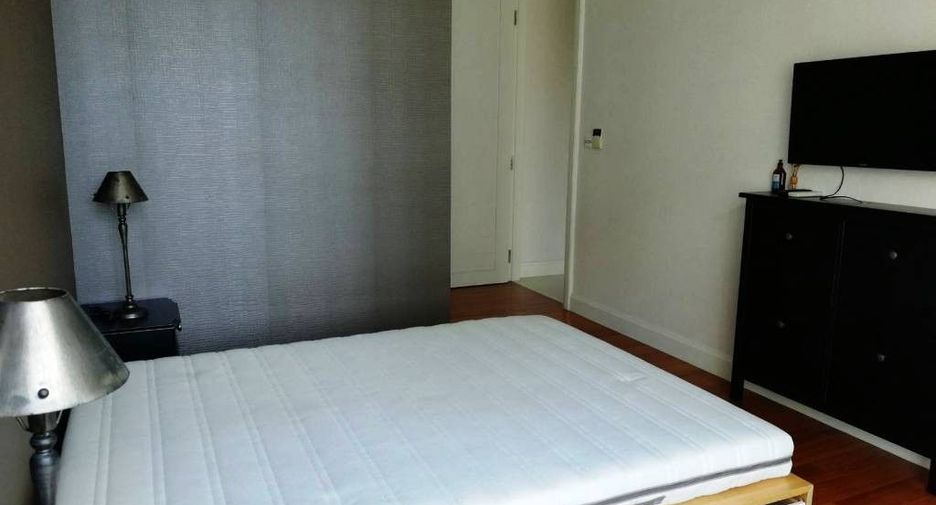 For rent 2 bedrooms condo in Pathum Wan, Bangkok