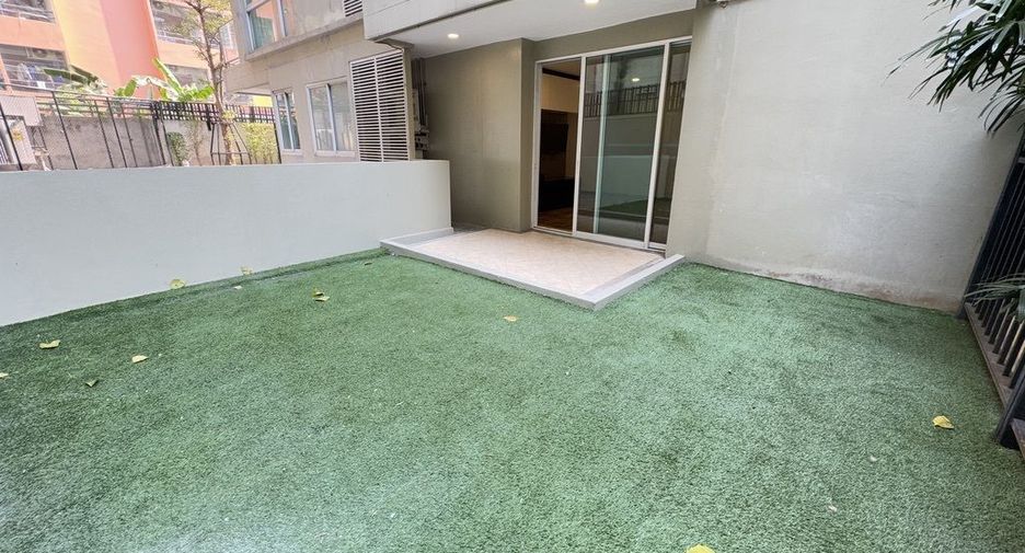 For rent 2 bedrooms apartment in Watthana, Bangkok
