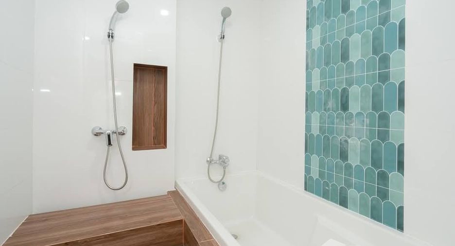 For rent 2 bedrooms apartment in Khlong Toei, Bangkok