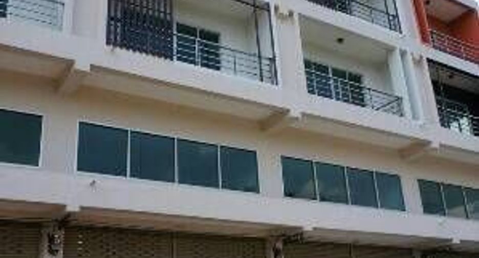 For rent 2 bedrooms retail Space in Wang Thonglang, Bangkok
