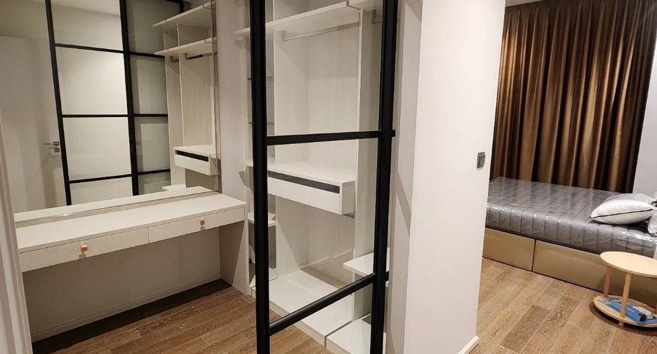 For rent 2 bedrooms condo in Pathum Wan, Bangkok