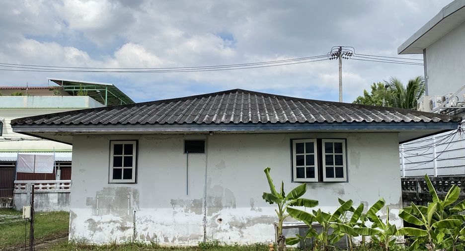 Casa en alquiler de 3 habitaciones en Mueang Samut Prakan, Samut Prakan
