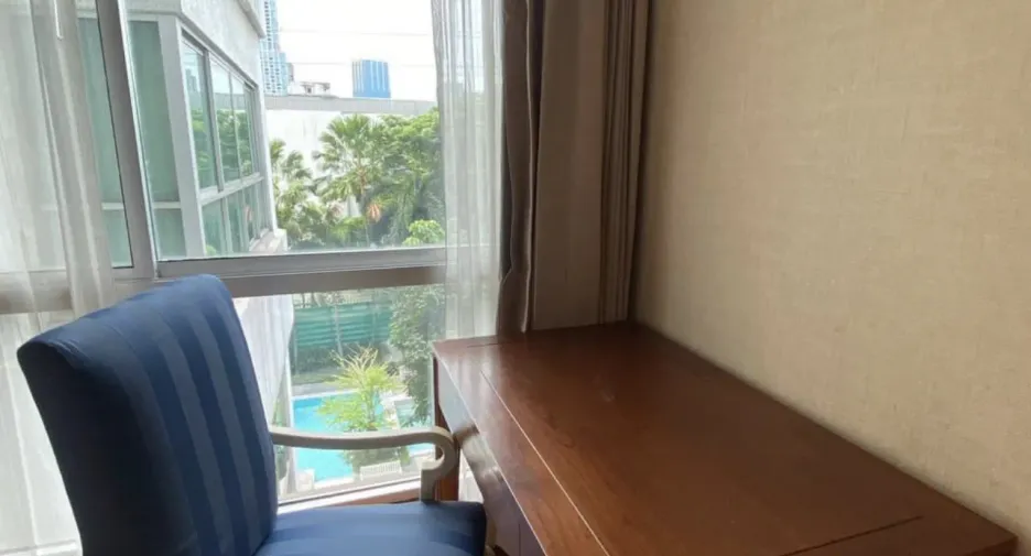 À louer 3 chambres condo à Lat Phrao, Bangkok