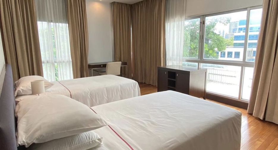 À louer 3 chambres condo à Lat Phrao, Bangkok