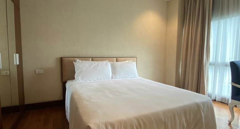 À louer 3 chambres condo à Lat Phrao, Bangkok