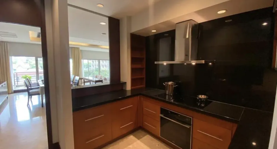 À louer 3 chambres condo à Lat Phrao, Bangkok