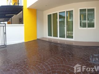 Reihenhaus zur Miete mit 3 Zimmer in Lat Krabang, Bangkok