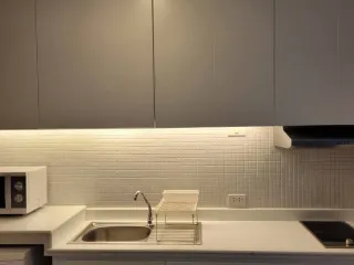 À louer studio condo à Khlong Toei, Bangkok