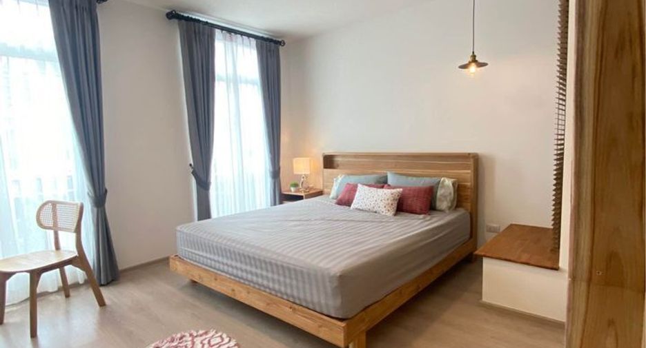 For rent 3 bedrooms townhouse in Bang Phli, Samut Prakan