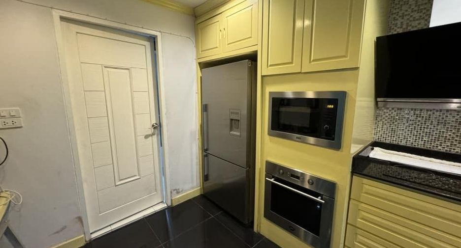 For rent 3 bedrooms house in Don Mueang, Bangkok