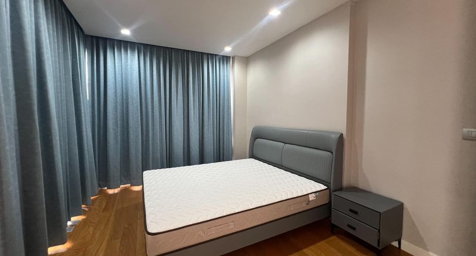 For rent 4 bedrooms house in Lat Phrao, Bangkok