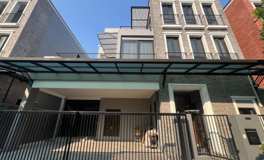 出租 4 卧室 独立屋 在 Lat Phrao, 曼谷