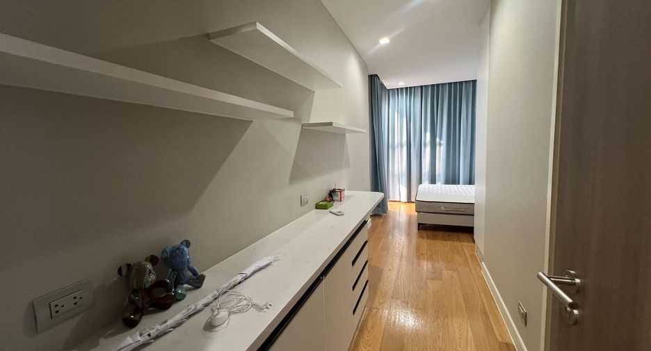 For rent 4 bedrooms house in Lat Phrao, Bangkok