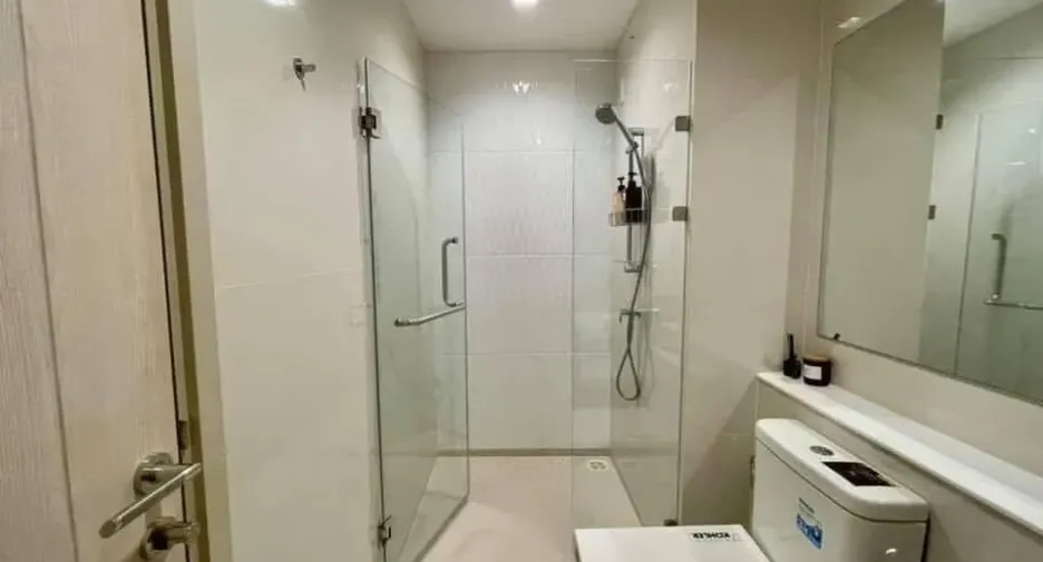 For rent 2 bedrooms condo in Pathum Wan, Bangkok