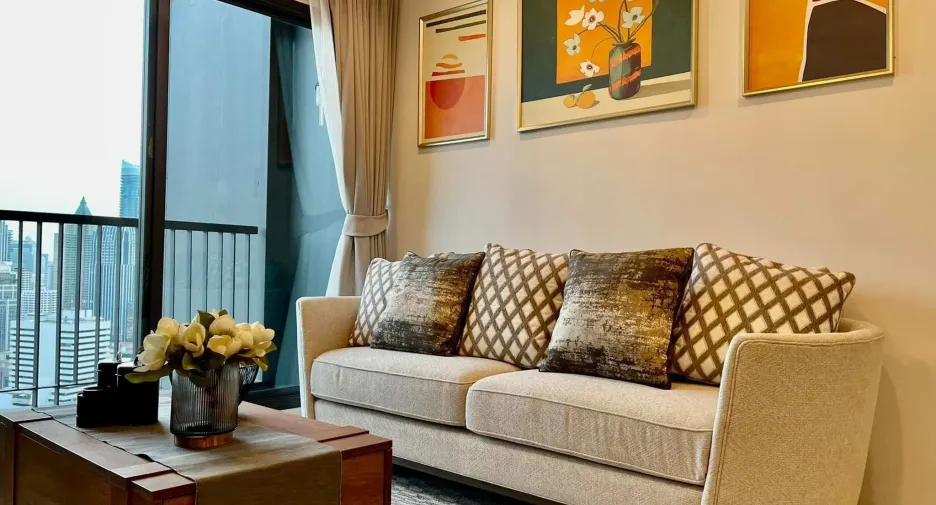 For rent 2 bedrooms condo in Pathum Wan, Bangkok