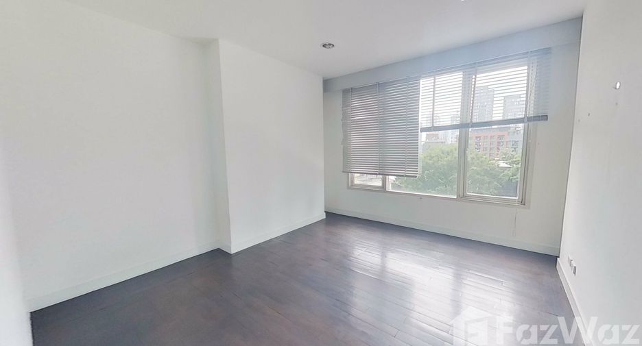 For rent 4 bedrooms condo in Watthana, Bangkok