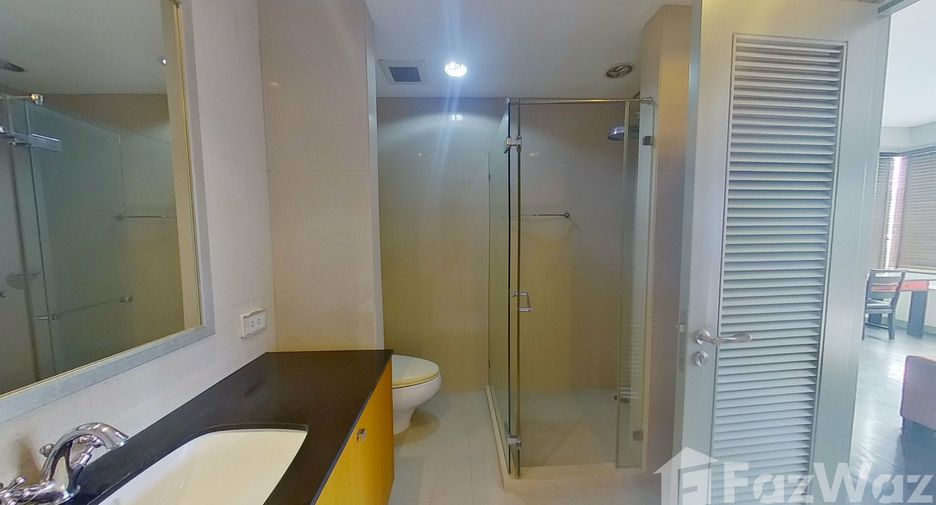 For rent 4 bedrooms condo in Watthana, Bangkok