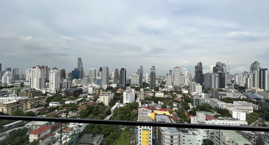 For rent 2 bedrooms condo in Khlong Toei, Bangkok