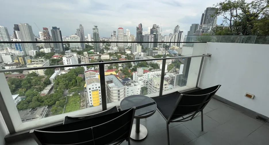 For rent 2 bedrooms condo in Khlong Toei, Bangkok