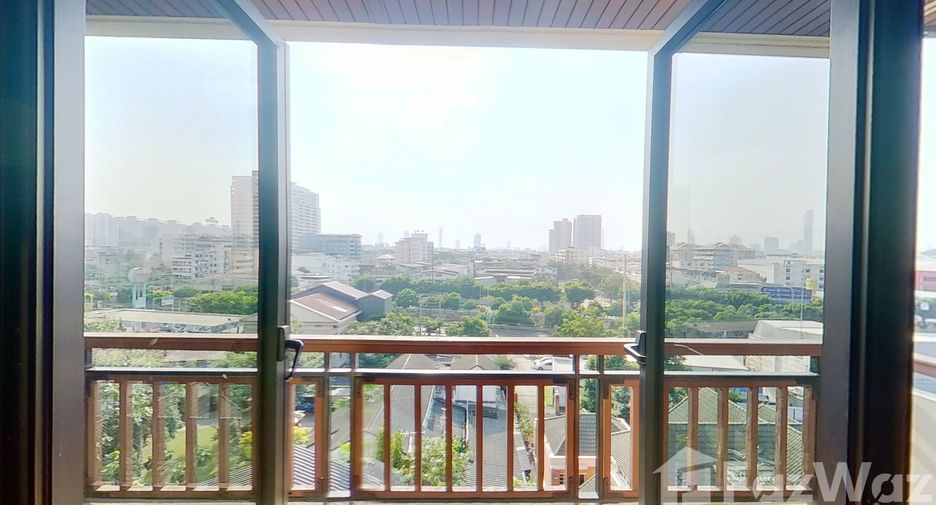 For rent 3 bedrooms condo in Yan Nawa, Bangkok