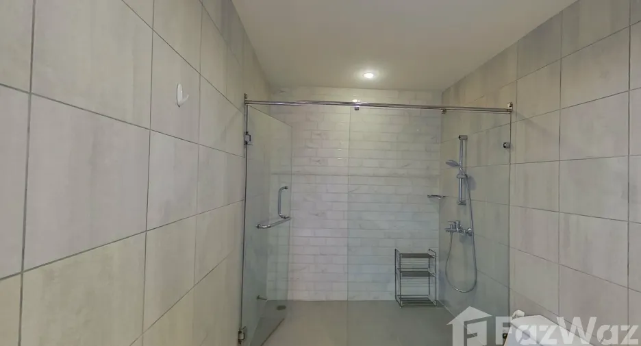 For rent 3 bedrooms condo in Yan Nawa, Bangkok