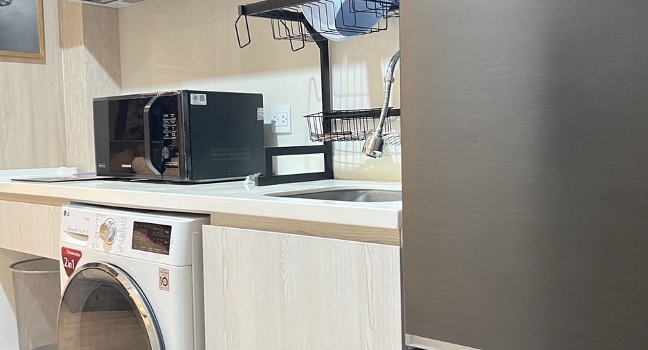 For rent studio condo in Pathum Wan, Bangkok