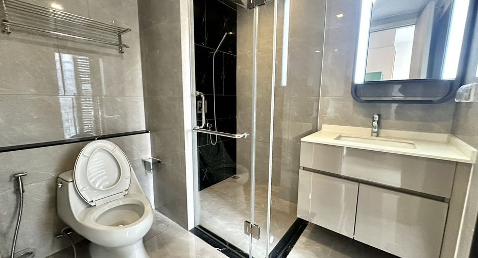 Condo en alquiler de 2 habitaciones en Huai Khwang, Bangkok