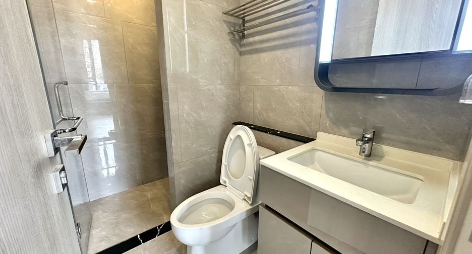 Condo en alquiler de 2 habitaciones en Huai Khwang, Bangkok