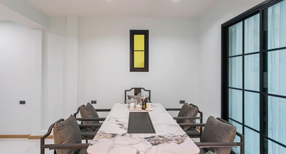 Casa en alquiler de 5 habitaciones en Chatuchak, Bangkok