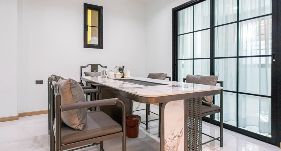 Casa en alquiler de 5 habitaciones en Chatuchak, Bangkok
