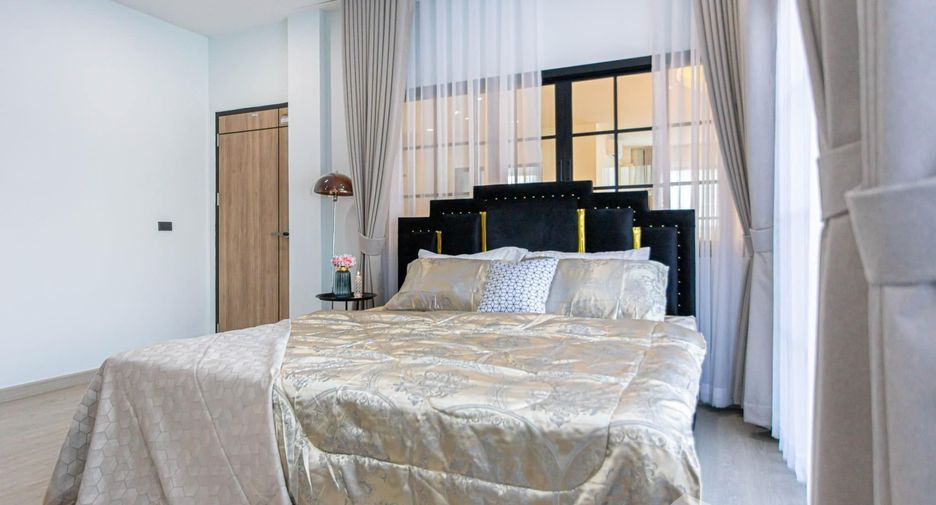 Casa en alquiler de 5 habitaciones en Chatuchak, Bangkok