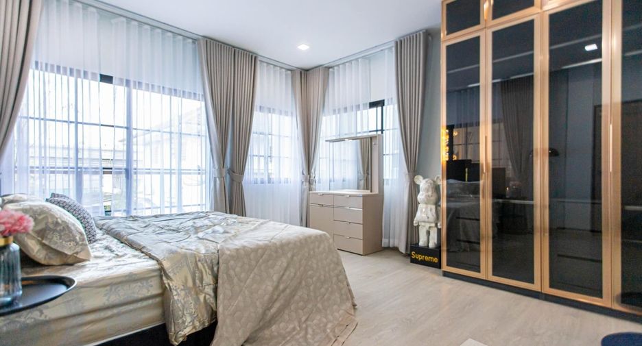 Casa en alquiler de 5 habitaciones en Chatuchak, Bangkok