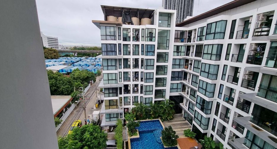For rent 1 bed condo in Phra Khanong, Bangkok
