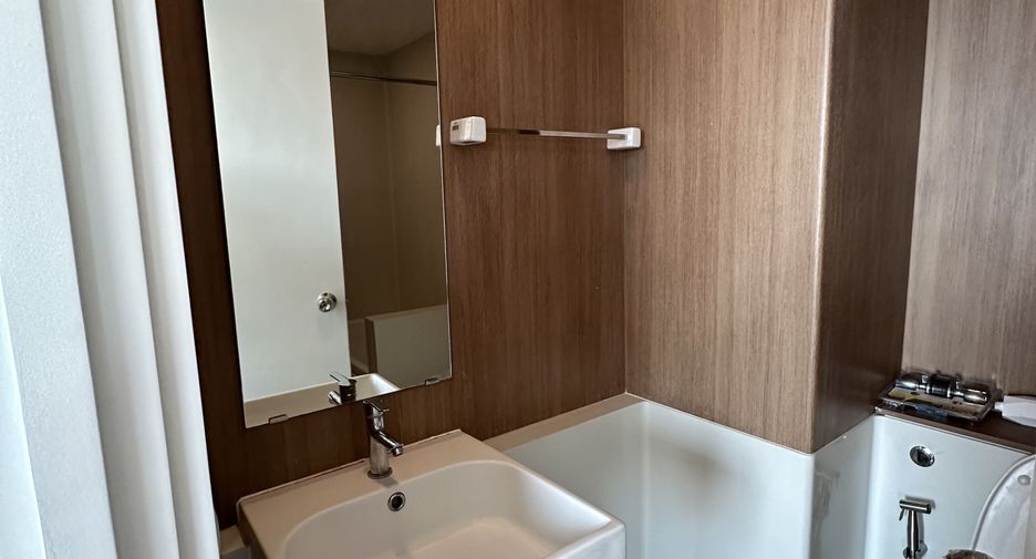 For rent 2 bedrooms condo in Sathon, Bangkok