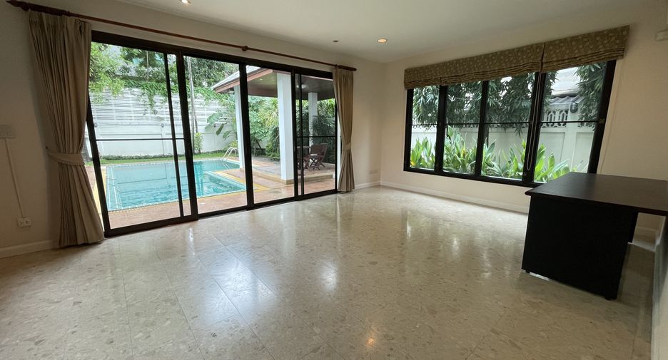Villa en alquiler de 4 habitaciones en Yan Nawa, Bangkok