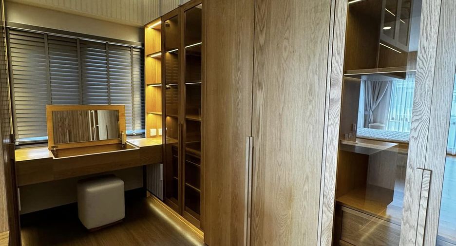 Casa en alquiler de 5 habitaciones en Bang Phli, Samut Prakan