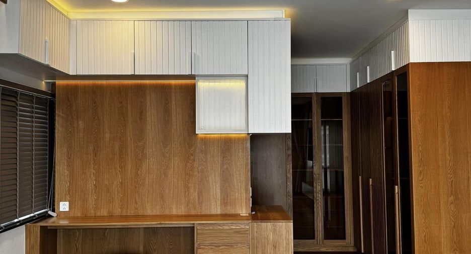 Casa en alquiler de 5 habitaciones en Bang Phli, Samut Prakan