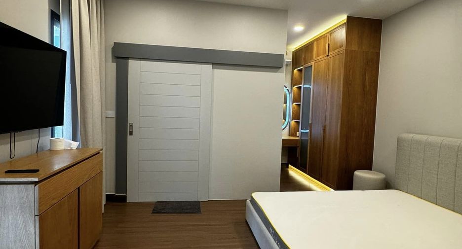 Casa en alquiler de 5 habitaciones en Bang Phli, Samut Prakan