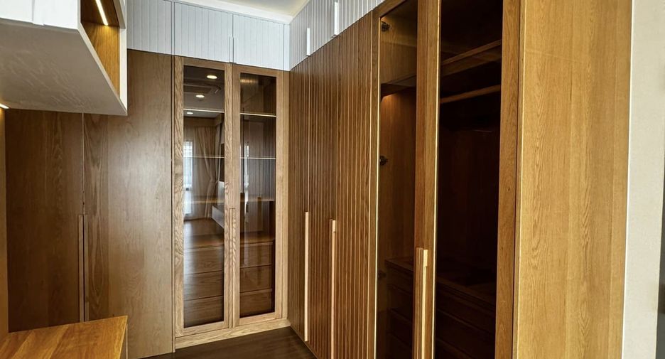 Casa en alquiler de 5 habitaciones en Bang Phli, Samut Prakan