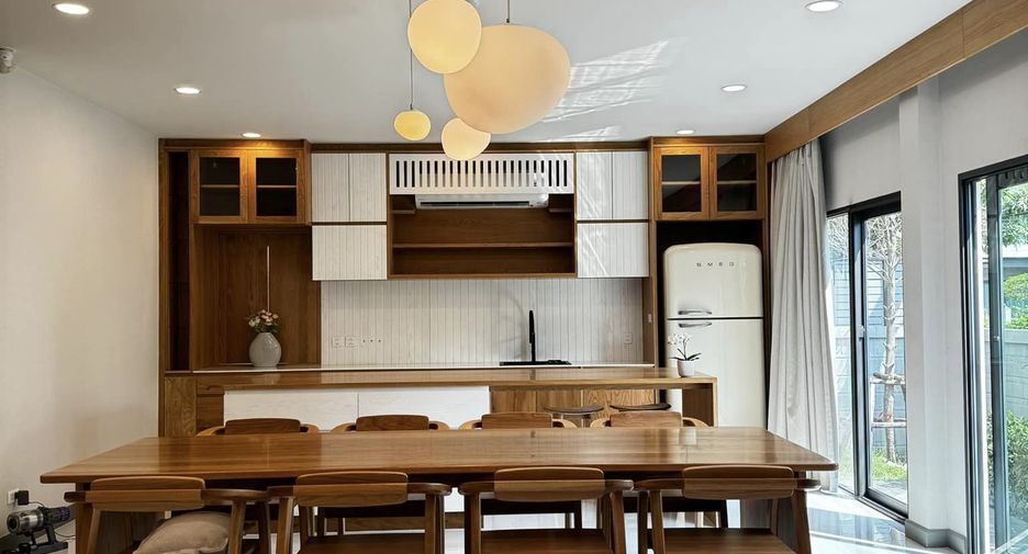 Casa en alquiler de 5 habitaciones en Bang Phli, Samut Prakan