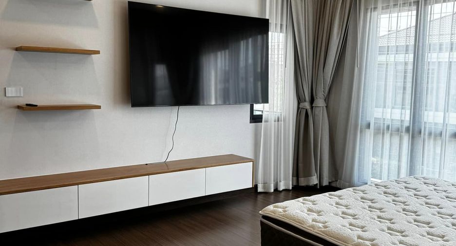 Casa en alquiler de 5 habitaciones en Bang Phli, Samut Prakan