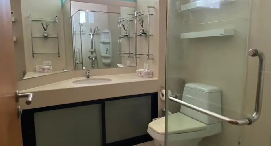 For rent 2 bedrooms condo in Bang Kho Laem, Bangkok