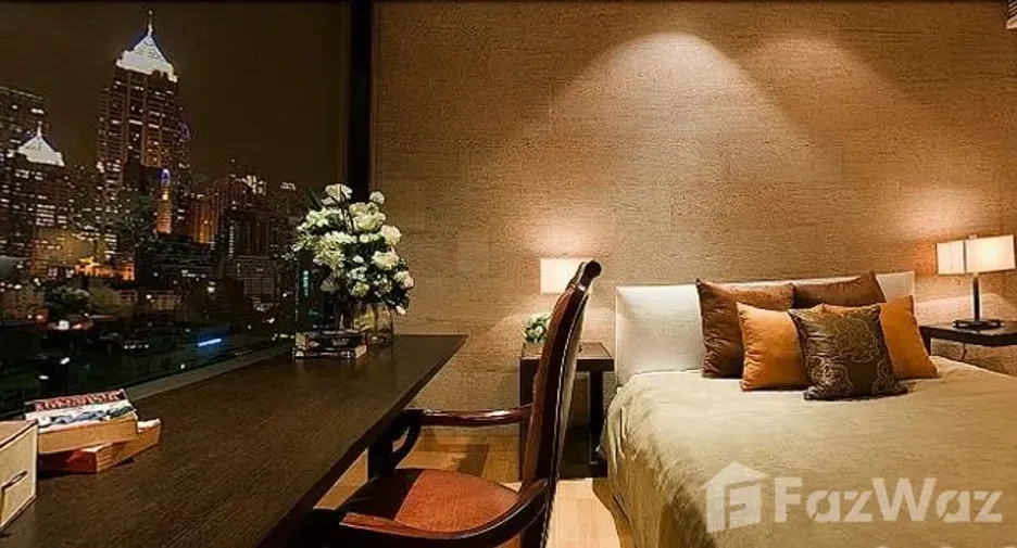 For rent 3 bedrooms condo in Khlong Toei, Bangkok