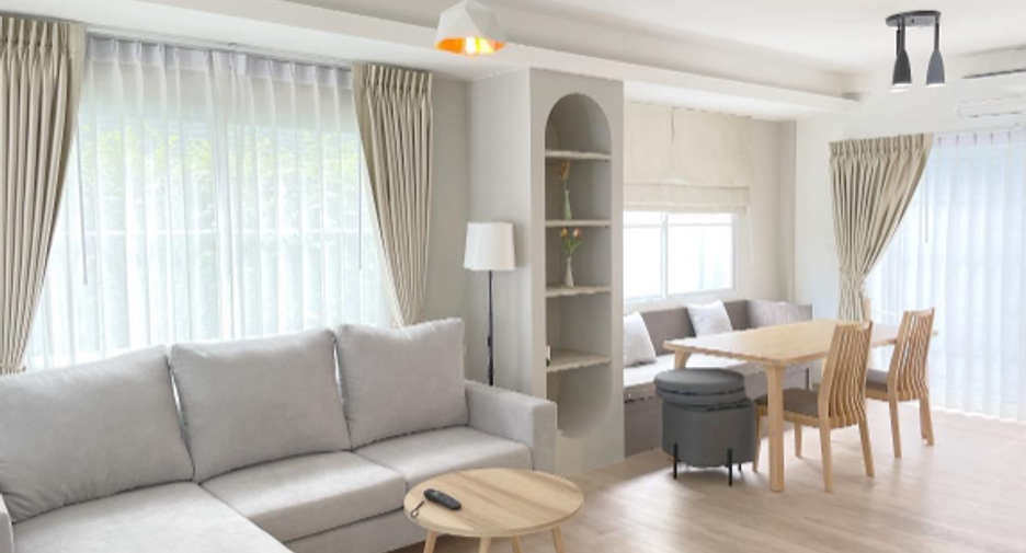 For rent 3 bedrooms townhouse in Prawet, Bangkok