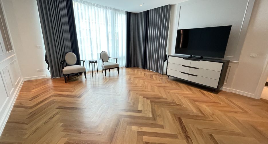 Condo en alquiler de 4 habitaciones en Pathum Wan, Bangkok