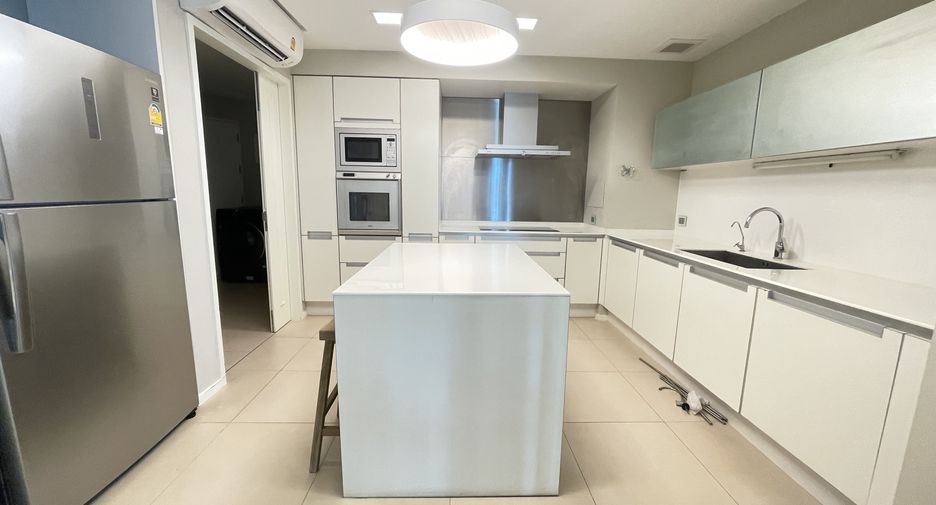 Condo en alquiler de 4 habitaciones en Pathum Wan, Bangkok