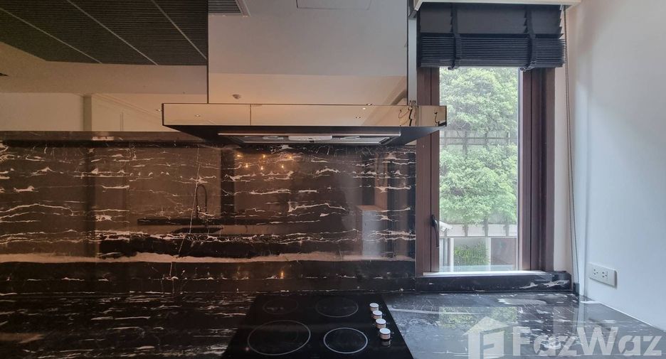 Condo en alquiler de 3 habitaciones en Yan Nawa, Bangkok